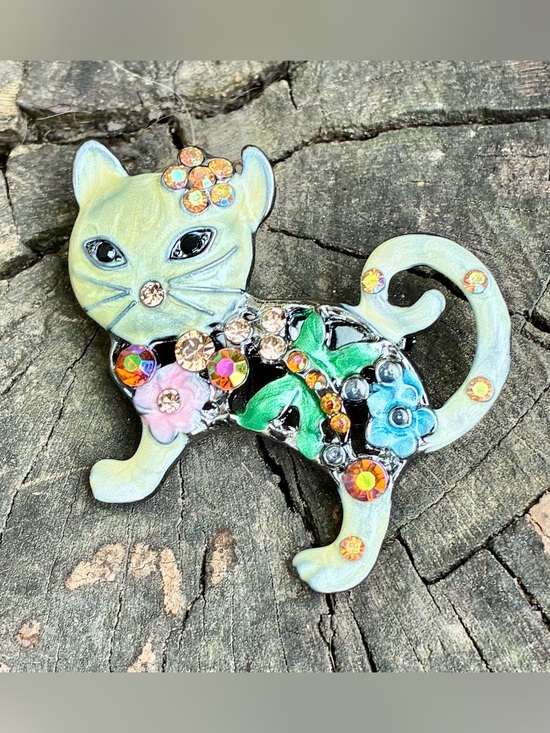 Other - Hand-Painted Jeweled Cat Brooch - Pastel Green Floral Accents